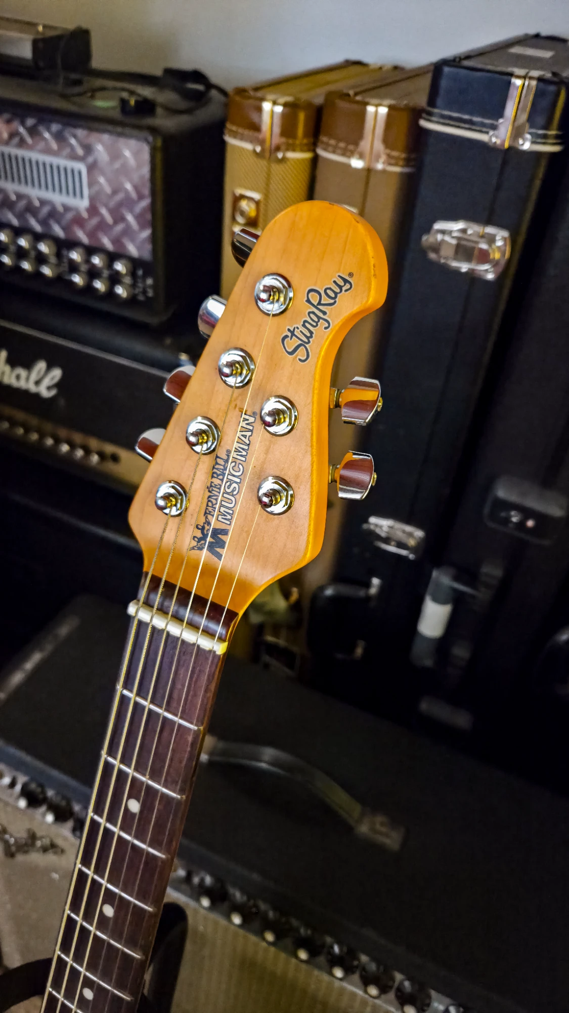 Musicman Stingray Black 2016 - Vista 6