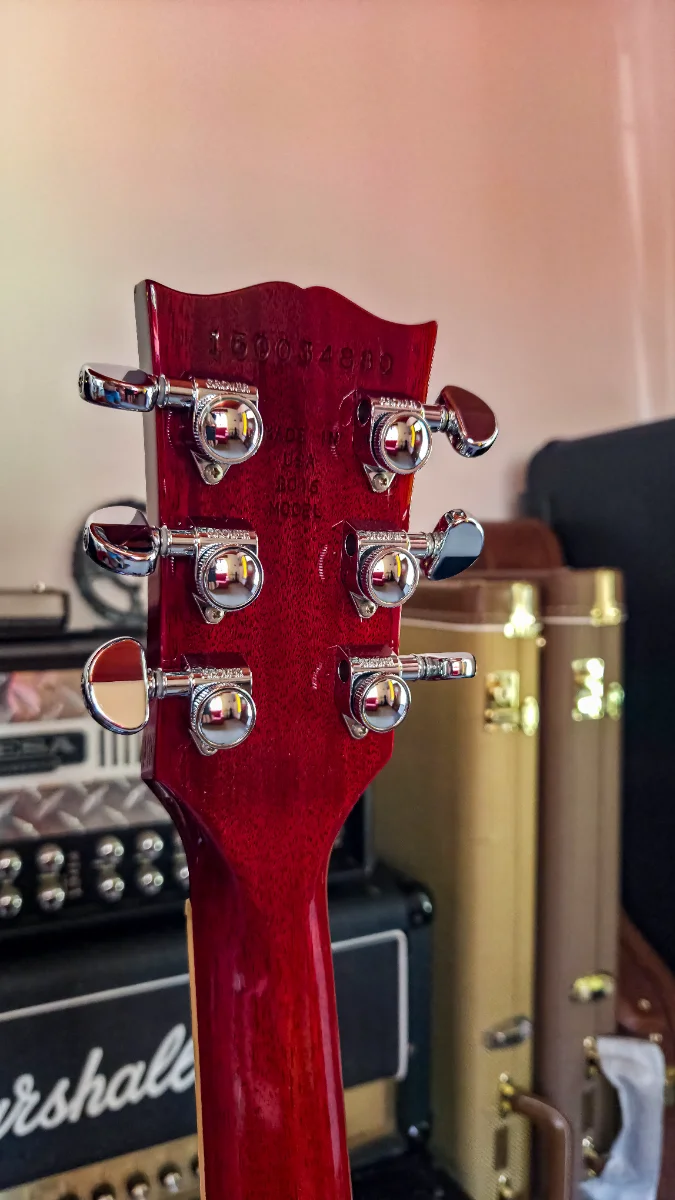 Gibson Les Paul Standard Plus Cherry Sunburst - Vista 5