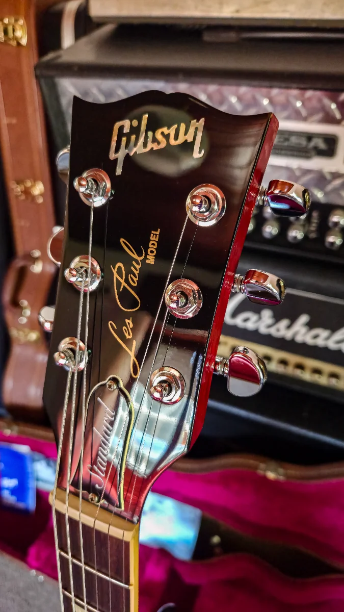 Gibson Les Paul Standard Plus Cherry Sunburst - Vista 4