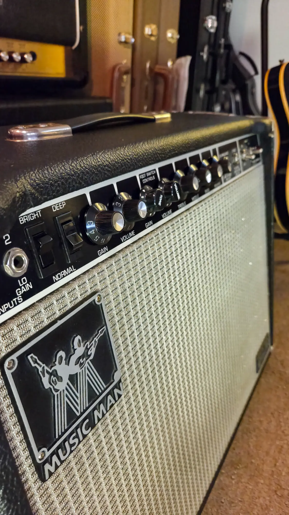 Musicman RD 112  "one hundred"1981 - Vista 2