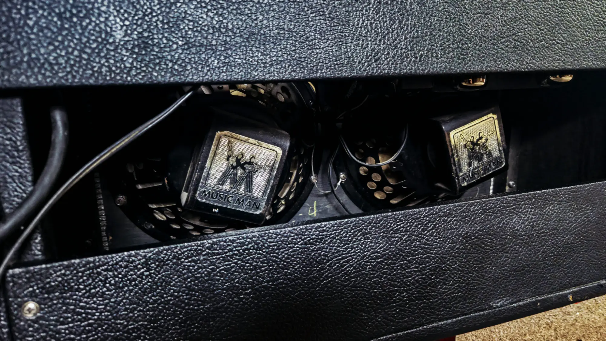 Musicman Sixty-Five 1979 - Vista 10