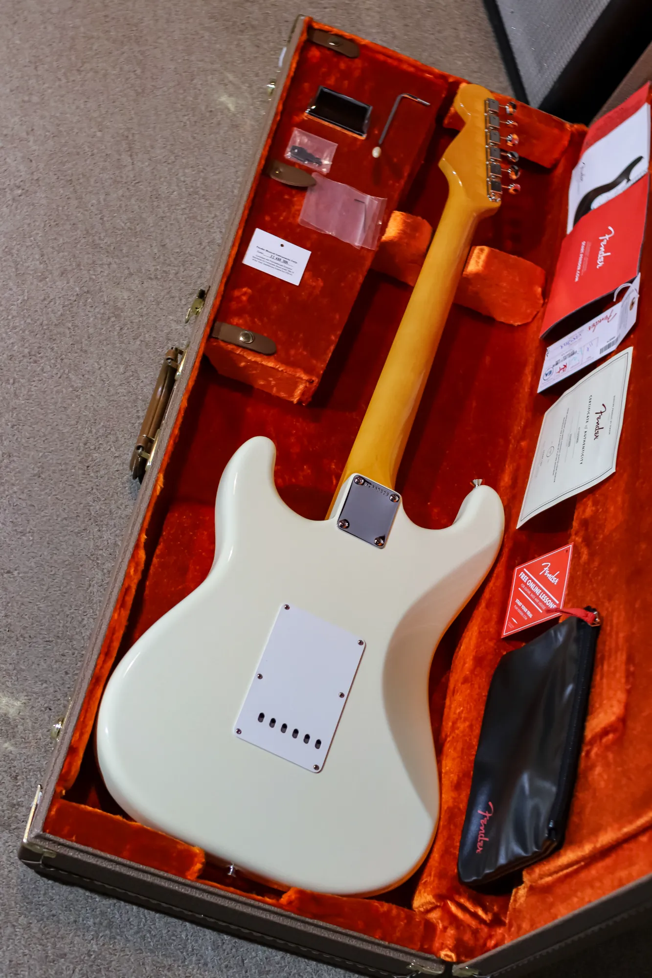 Fender Stratocaster American Vintage  II Olympic White - Vista 10