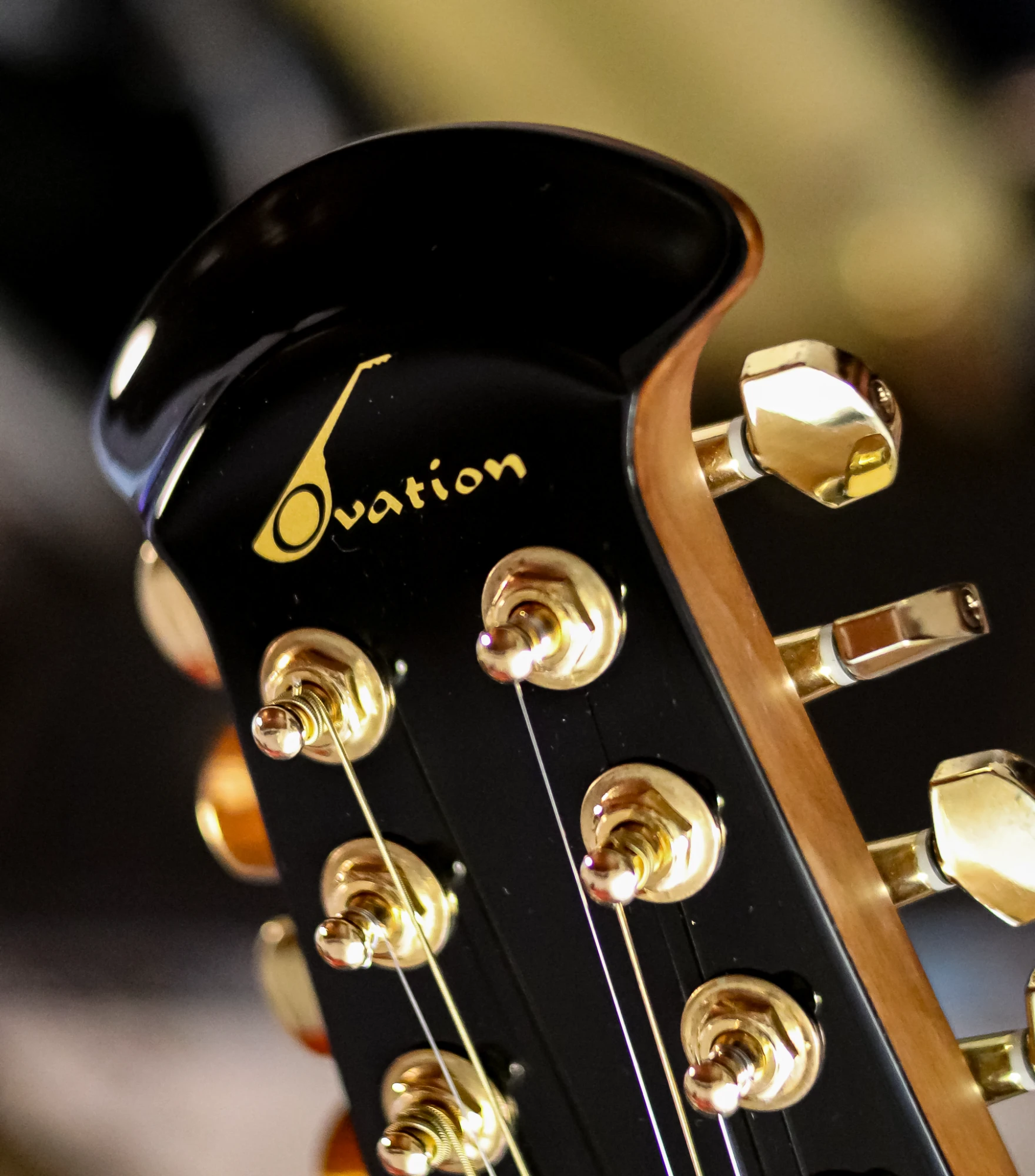 Ovation Celebrity CC245 - H - Vista 11