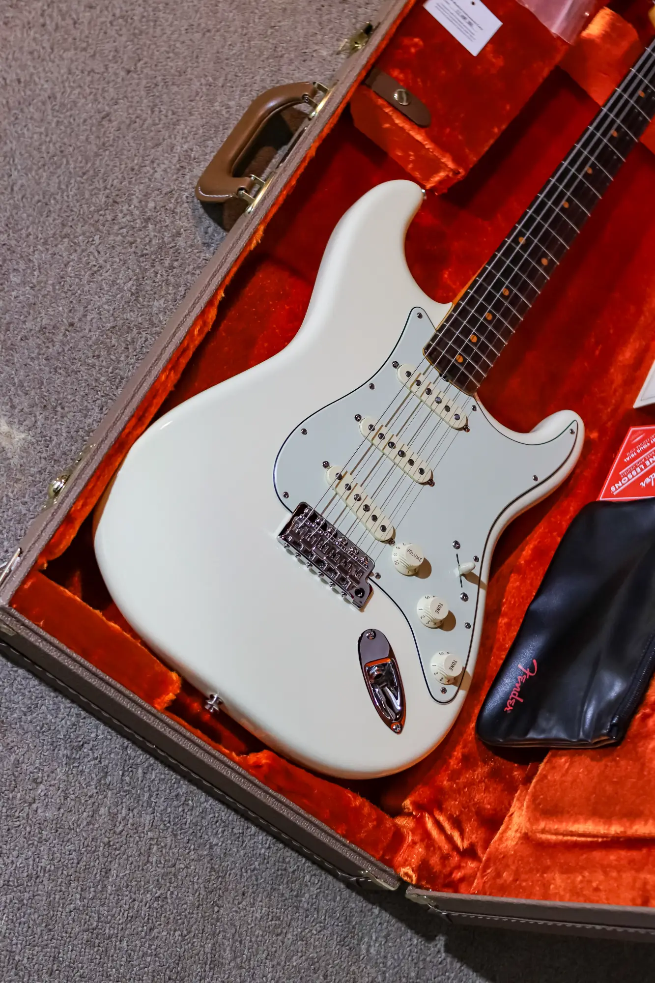 Fender Stratocaster American Vintage  II Olympic White - Vista 3