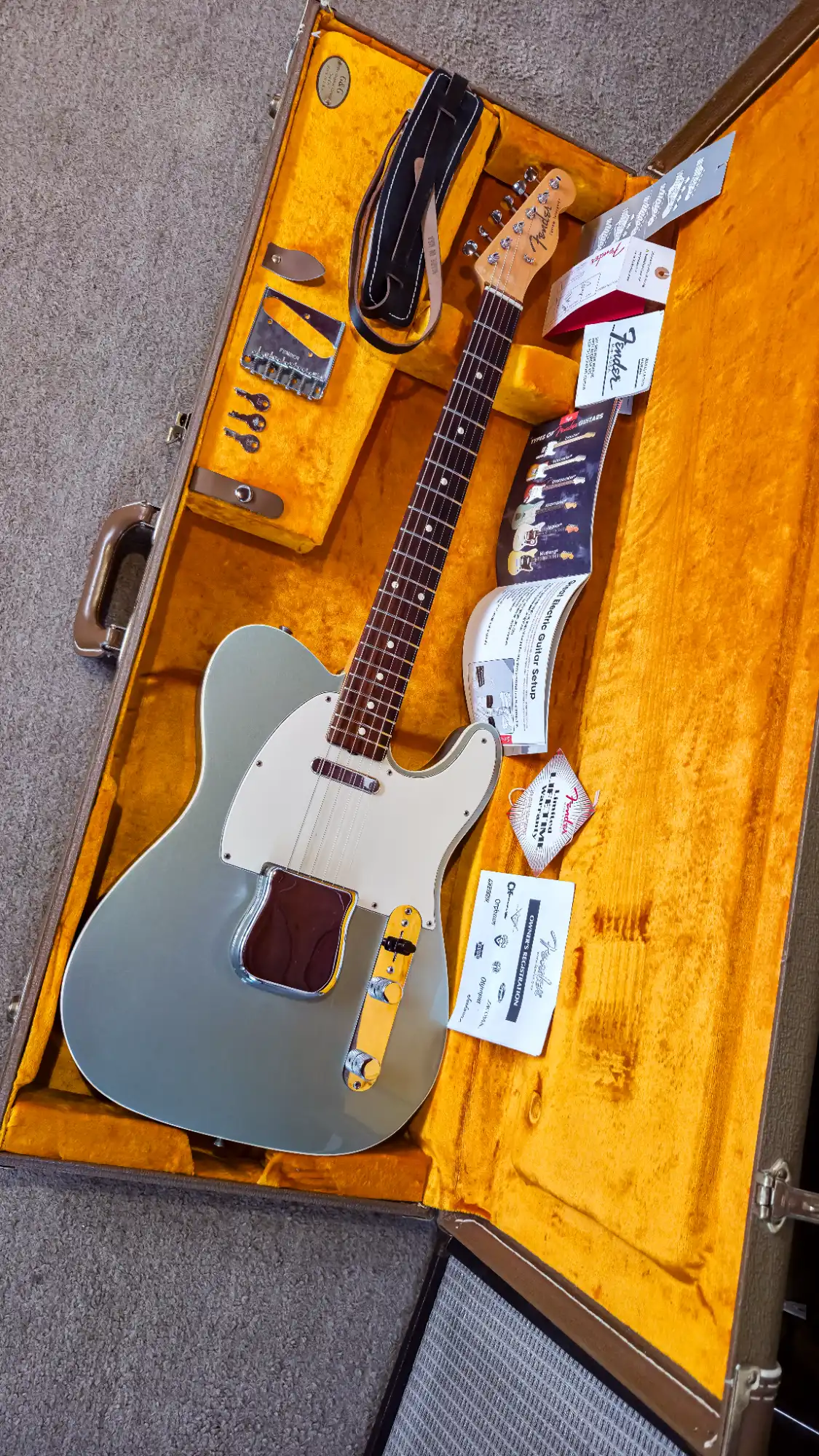 Fender Avri Telecaster Custom 62 - Vista 3