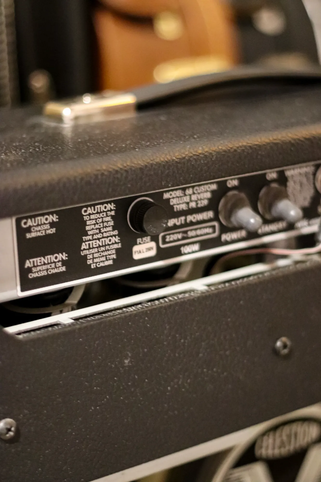 FENDER 68 CUSTOM DELUXE REVERB  2018 - Vista 9