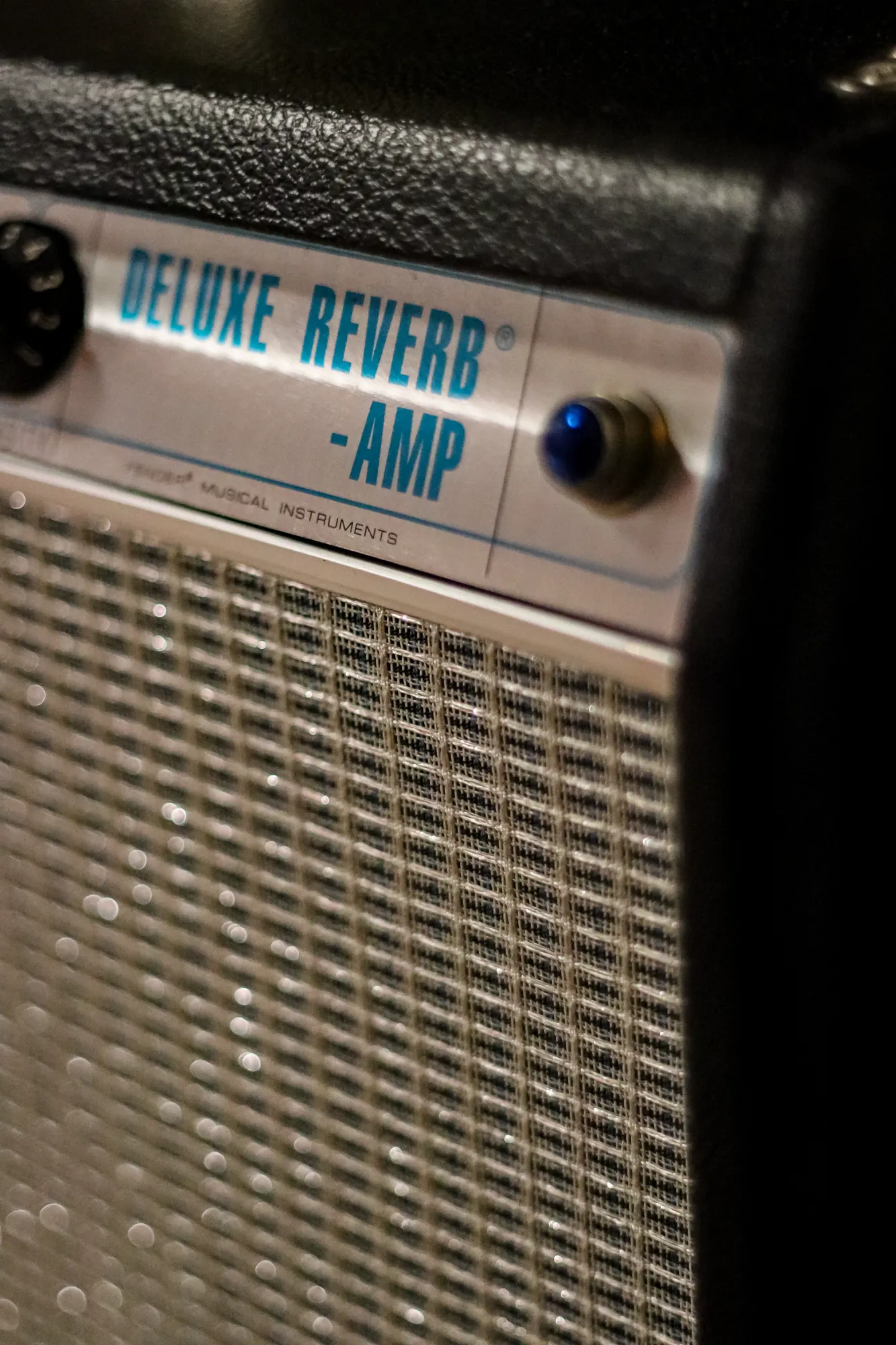 FENDER 68 CUSTOM DELUXE REVERB  2018 - Vista 2